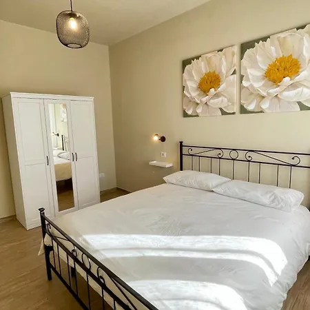 Lu R&a A 800 Metri Dal Centro Storico Lägenhet *