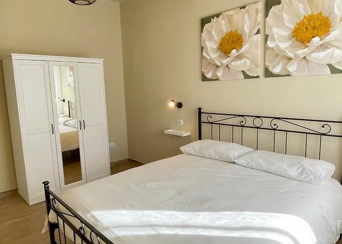 Lu R&a A 800 Metri Dal Centro Storico Lägenhet *